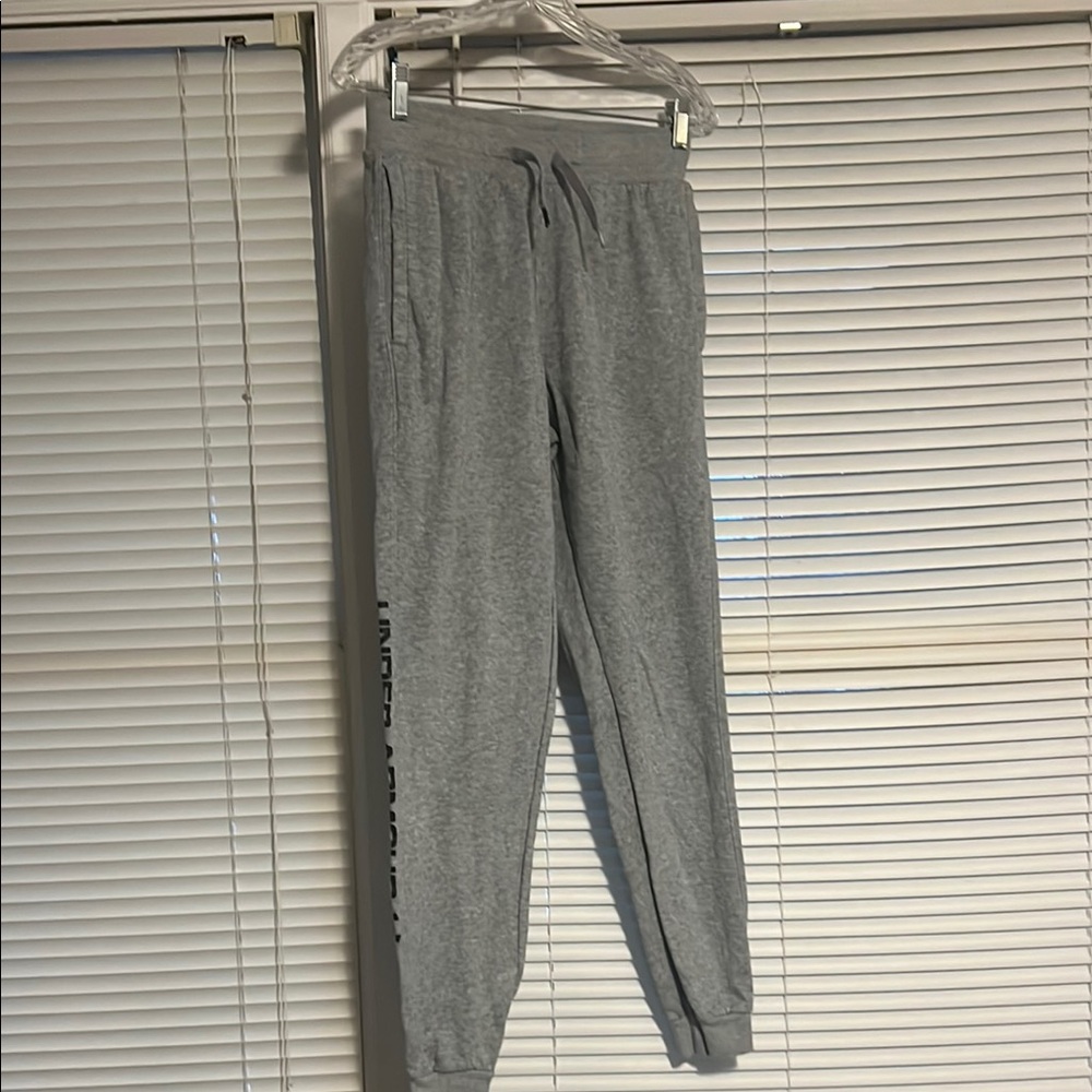 Under Armour men’s Gray Joggers size M